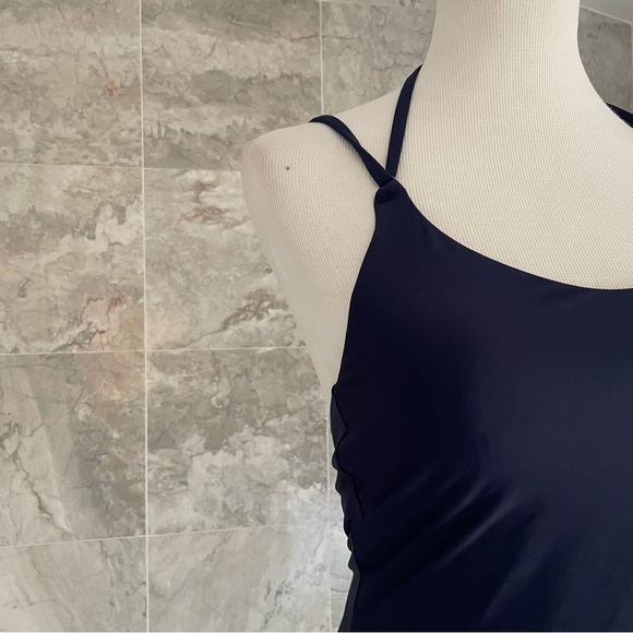 Athleta Keyhole Cut Out Back One Piece Swimsuit - Picture 4 of 7